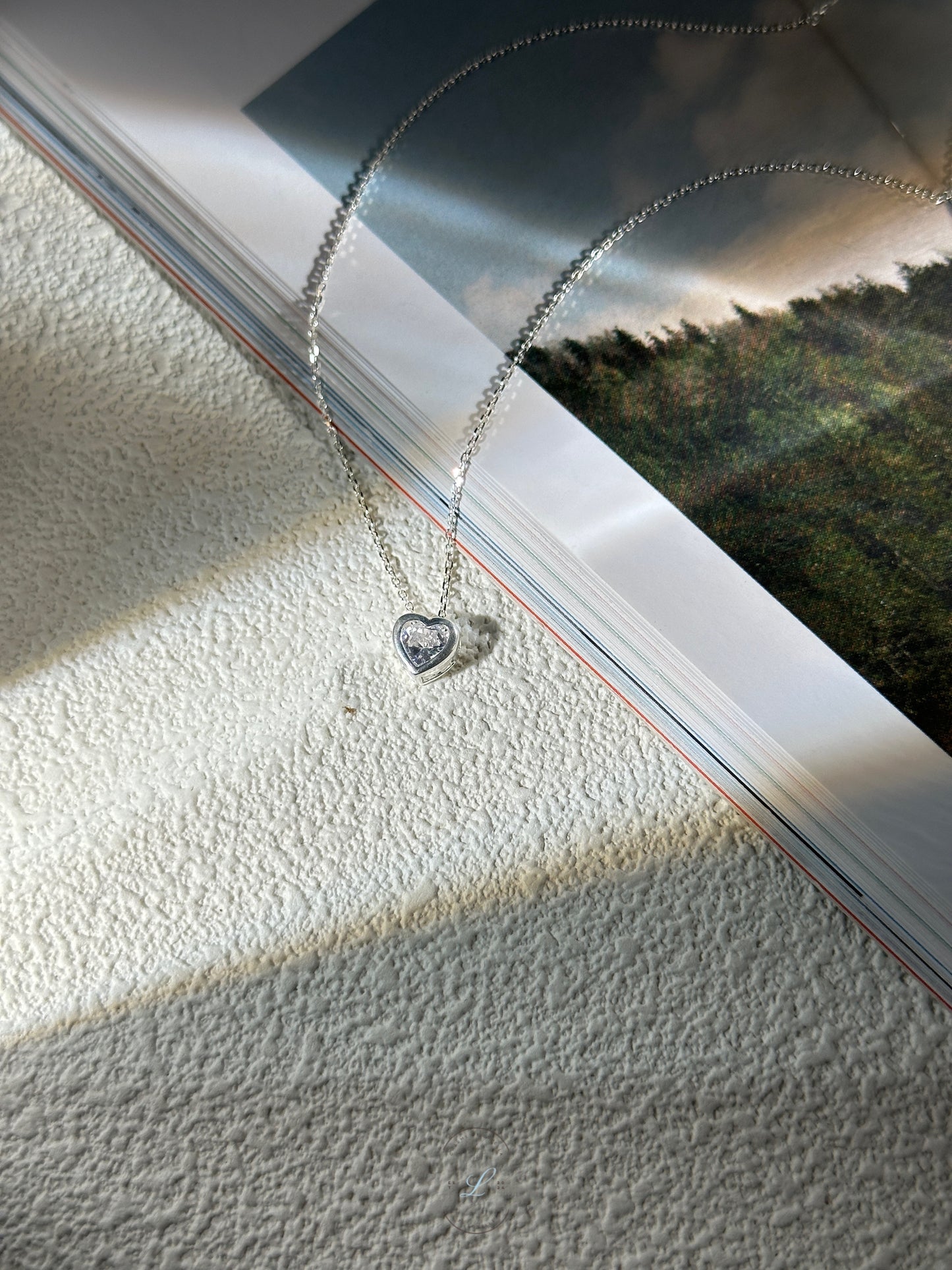 Trim Heart Necklace