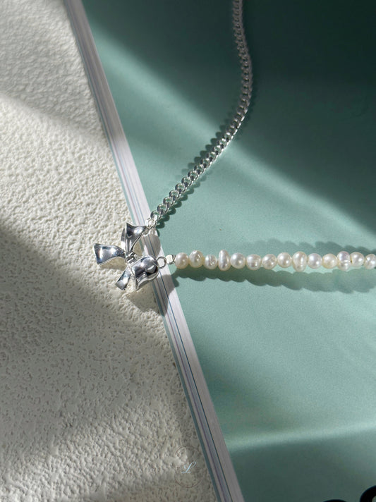 Ribbon Pearl Necklace