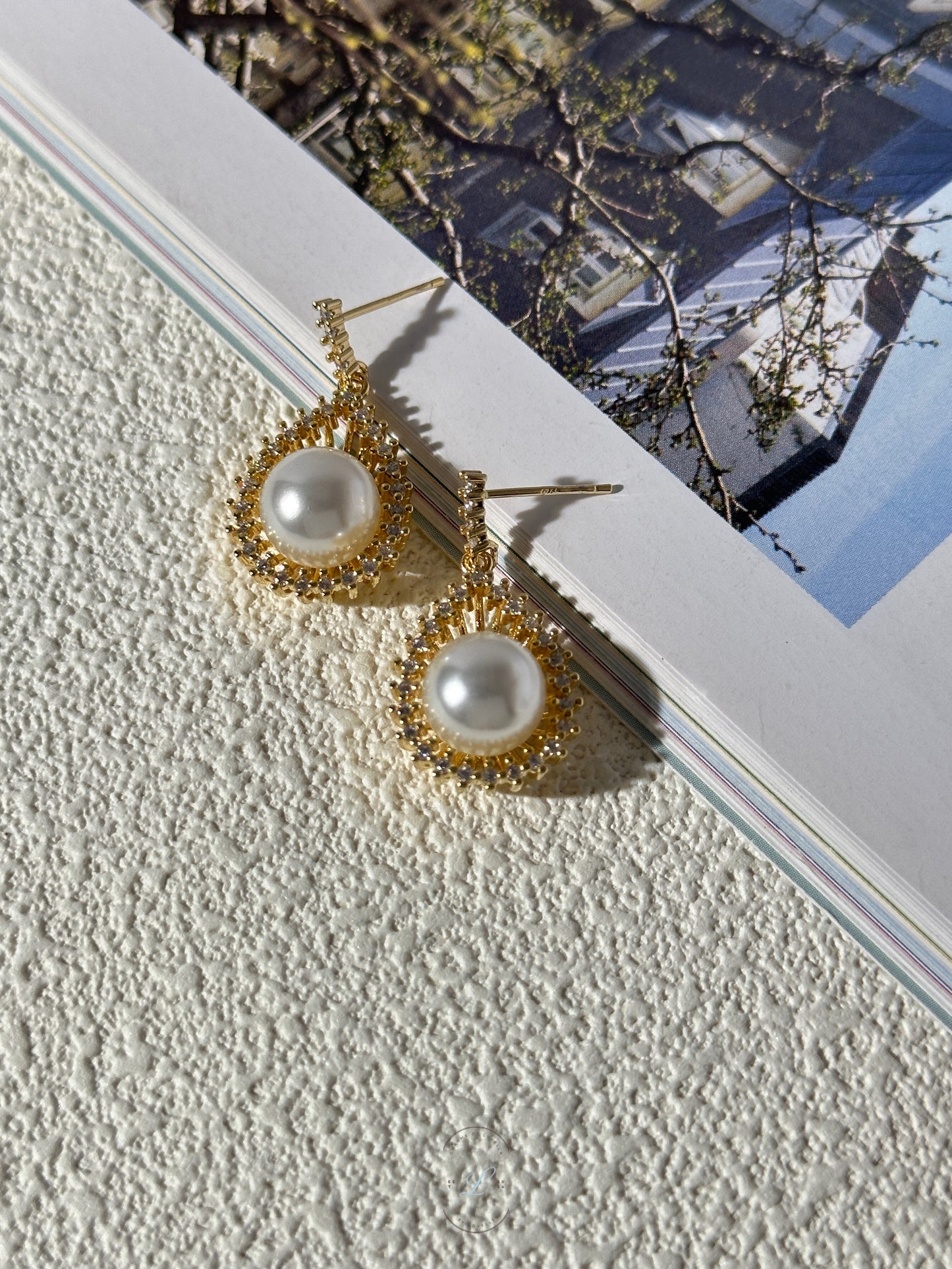 Pearl Oval Earrings