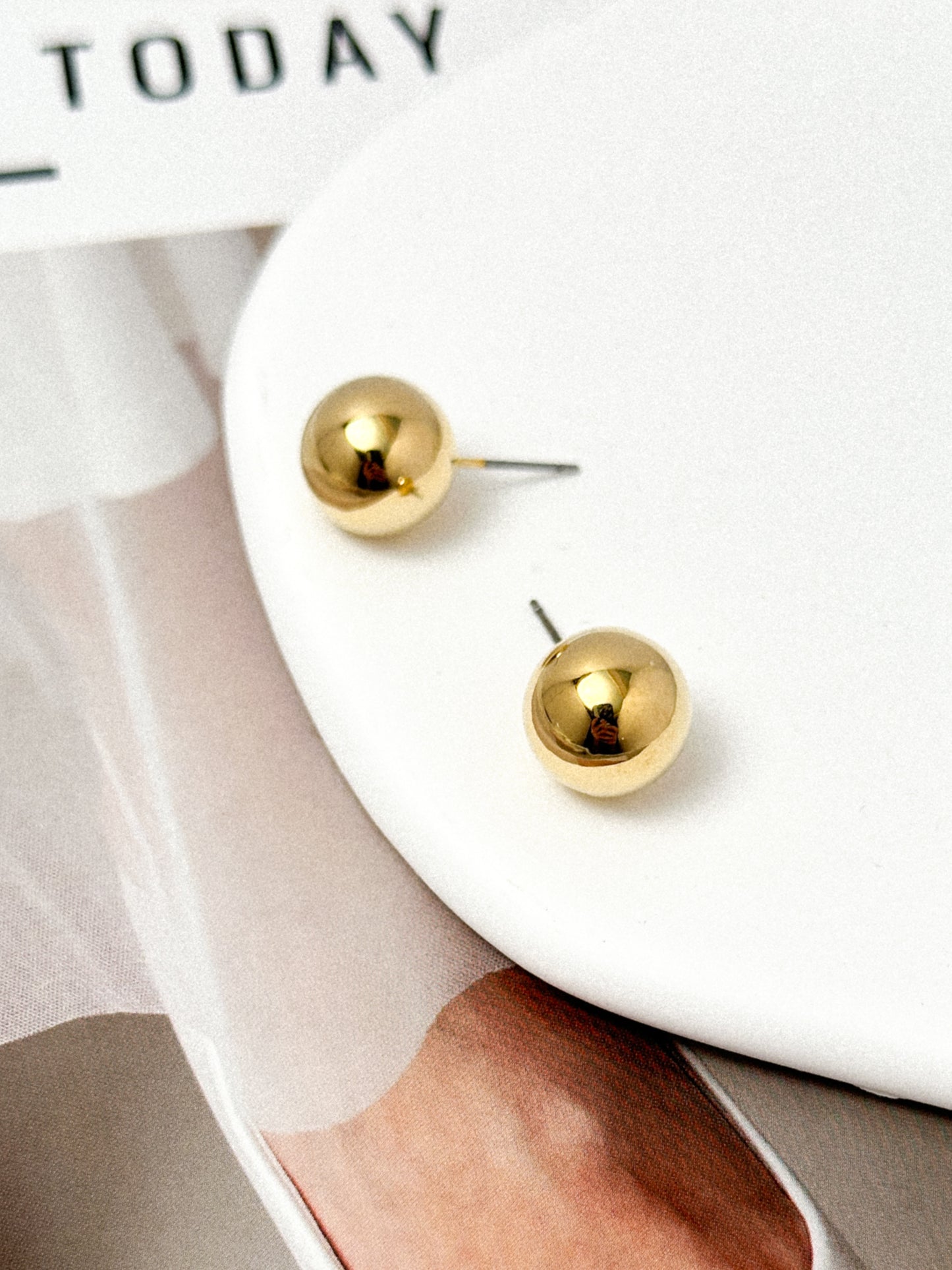 Glossy Sphere earrings M