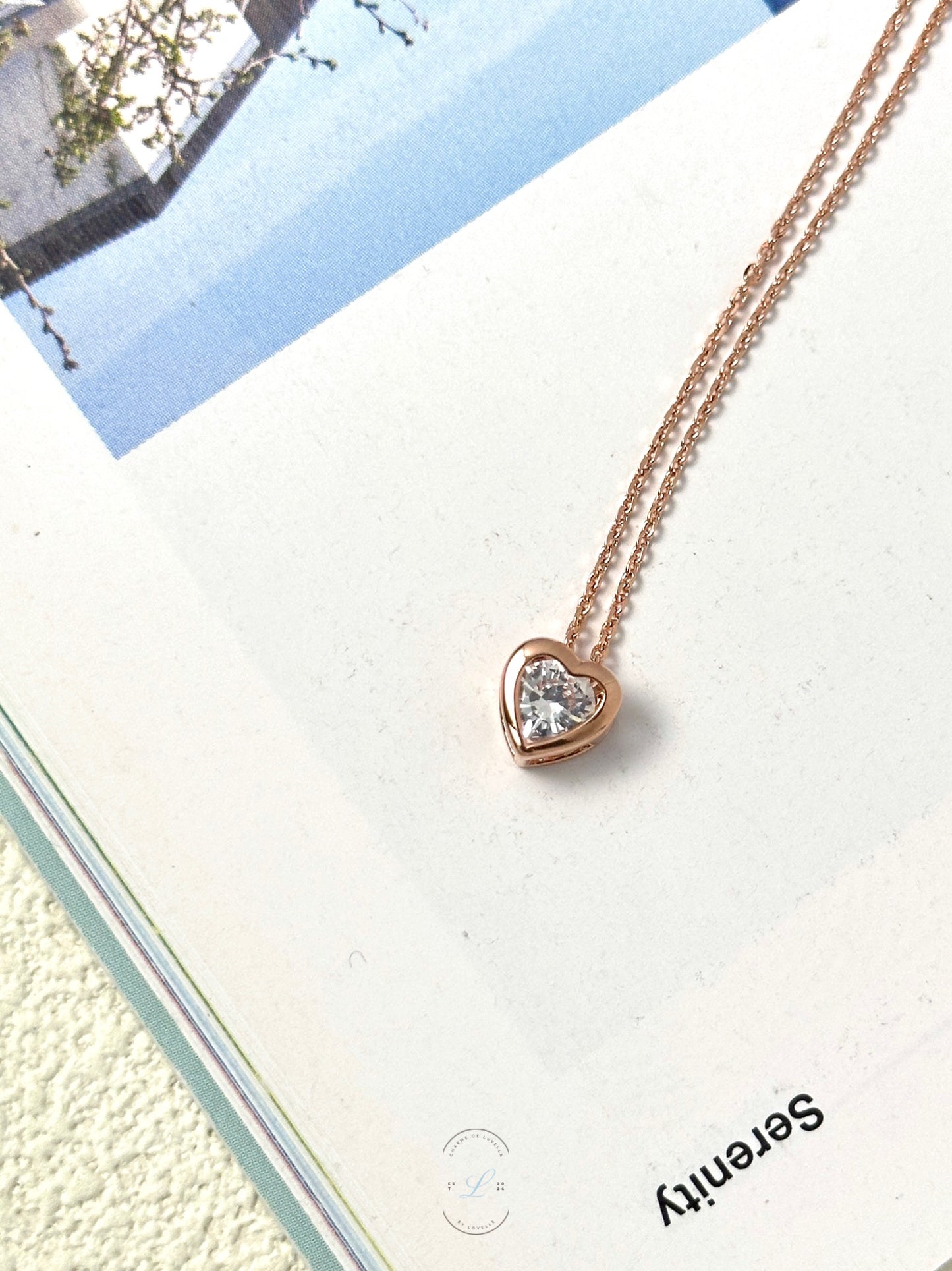 Trim Heart Necklace